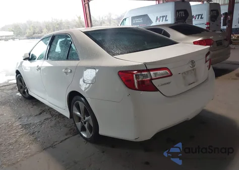 2014 Toyota Camry Se Sport z USA, uszkodzony, nr VIN 4T1BF1FK3EU390612